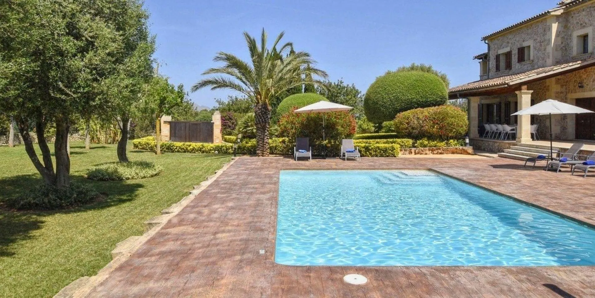 Atemberaubende Villa Mit Pool Und Panoramablick In Unmittelbarer Naehe Von Alcudia Und Dem Meer Алькудия