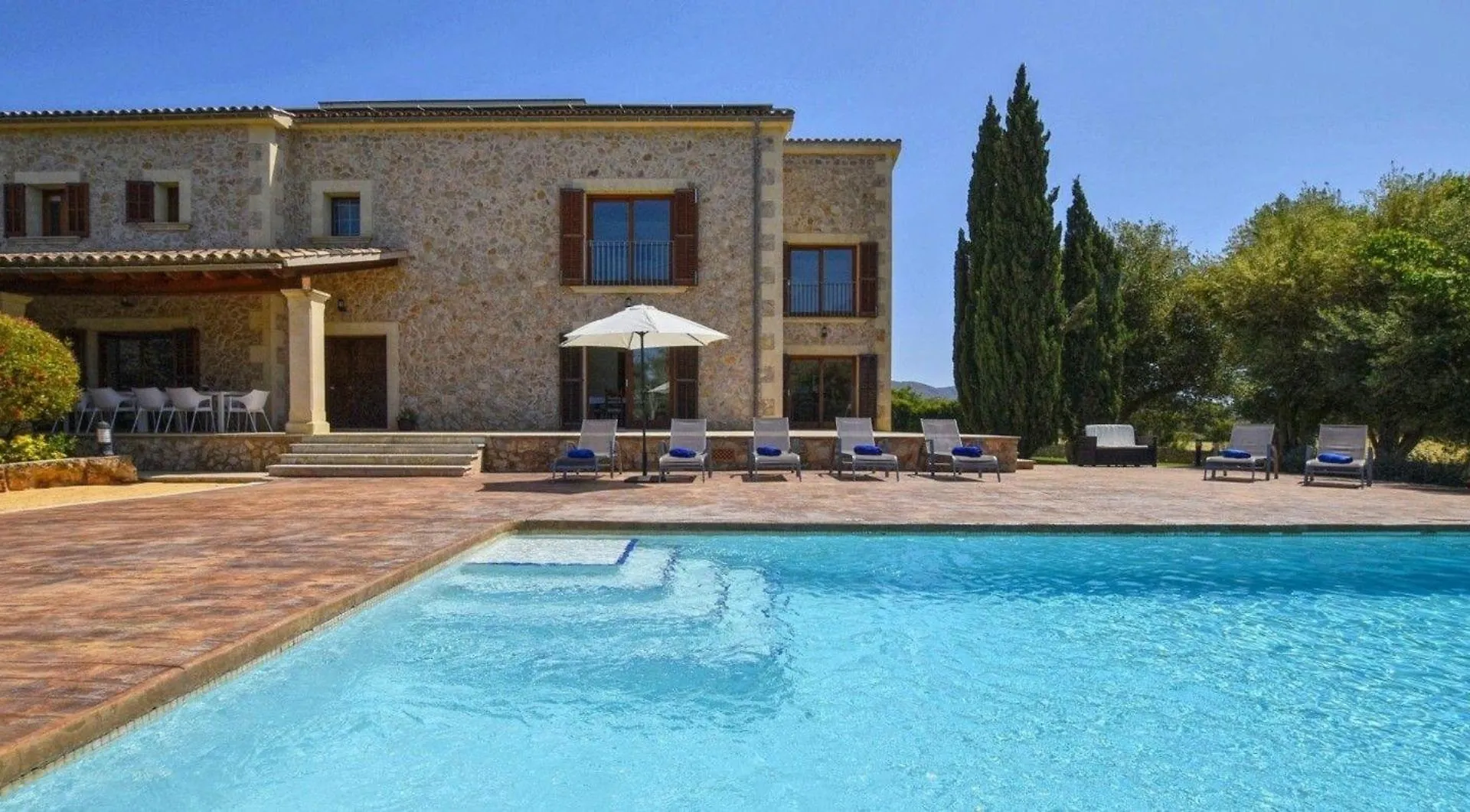 Atemberaubende Villa Mit Pool Und Panoramablick In Unmittelbarer Naehe Von Alcudia Und Dem Meer Алькудия