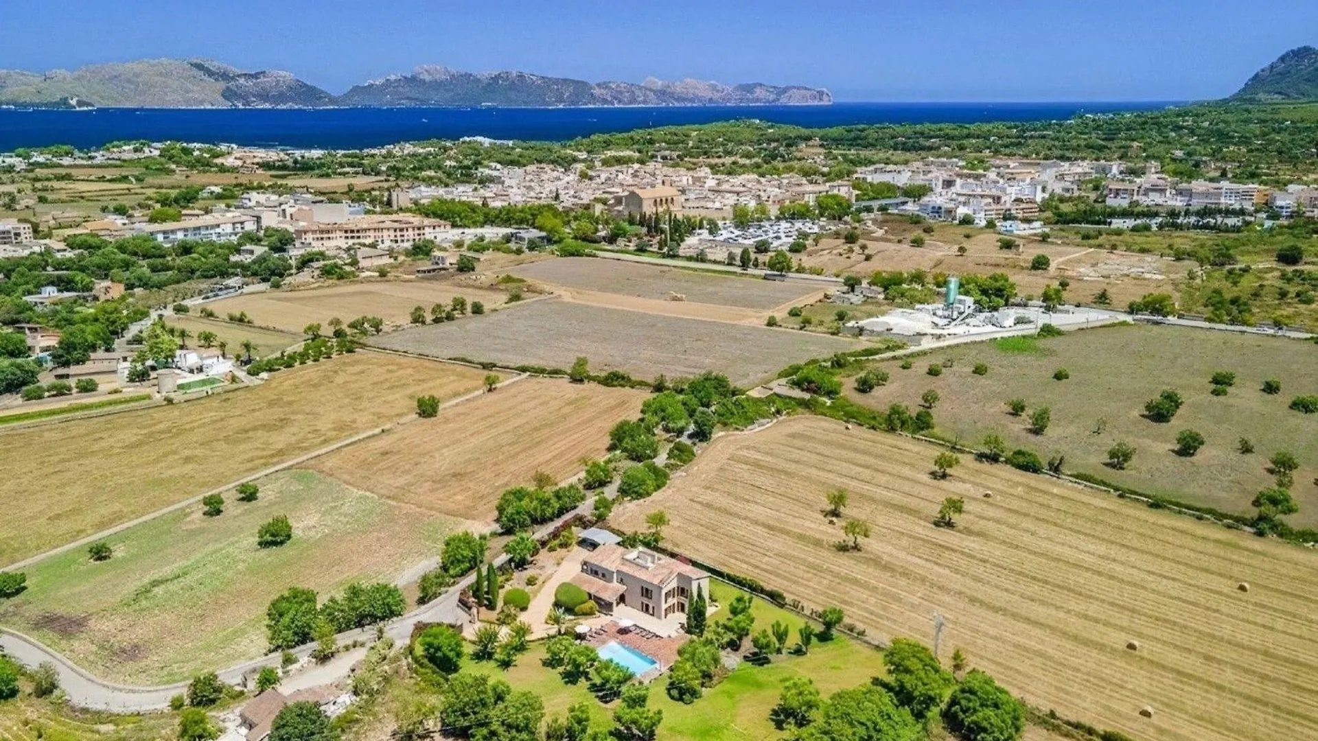 Дом отдыха Atemberaubende Villa Mit Pool Und Panoramablick In Unmittelbarer Naehe Von Alcudia Und Dem Meer